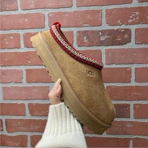 UGG Tazz chestnut color  Big kids size